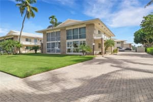 2500 Gulf Shore Blvd N S10 Naples, FL 34103 - Off Market