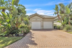 837 Vistana Circle, Naples, FL 34119 - MLS#225074058