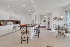 994 Eastham Way, Naples, FL 34104 - MLS#225074086
