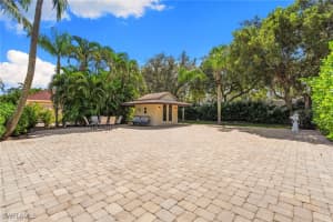 4520 Southern Breeze Drive, Naples, FL 34114 - MLS#225074090