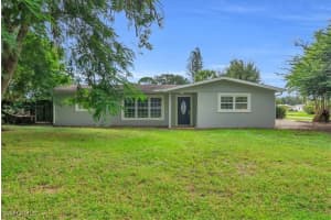 3897 Coconut Cir S, Naples