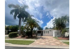 1352 Amethyst Lake Ln, Naples