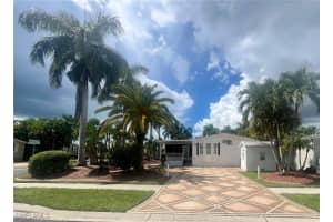 1352 Amethyst Lake Lane, Naples, FL 34114 - MLS#225074222