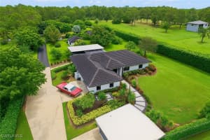 2560 2nd St Ne, Naples