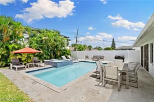521 102nd Avenue, Naples, FL 34108 - MLS#225074260
