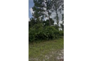 4737 29th Street, Lehigh Acres, FL 33973 - MLS#225074261