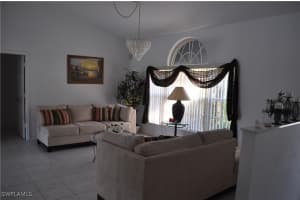 431 Dundee Court, Naples, FL 34104 - MLS#225074283