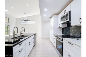 178 Cypress View Dr C34, Naples