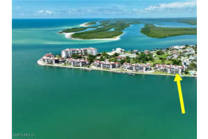 105 La Peninsula Blvd 105, Naples