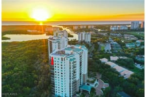 455 Cove Tower Dr 1101, Naples