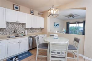 9601 Spanish Moss Way, Bonita Springs, FL 34135 - MLS#225074324