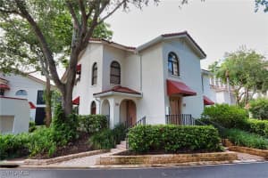 563 Serendipity Dr 563, Naples