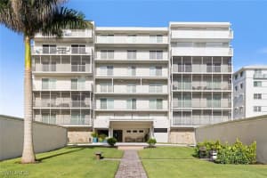 1977 Gulf Shore Boulevard, Naples, FL 34102 - MLS#225074340