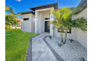 902 Alaska Avenue, Lehigh Acres, FL 33971 - MLS#225074352