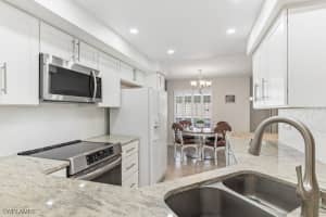 876 Gulf Pavilion Drive, Naples, FL 34108 - MLS#225074362