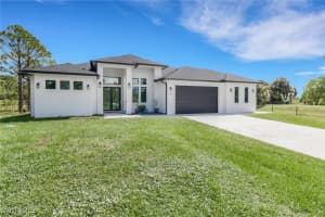 3748 Everglades Blvd N, Naples