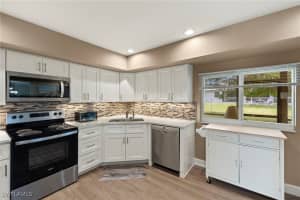 20821 Coconut Drive, Estero, FL 33928 - MLS#225074394