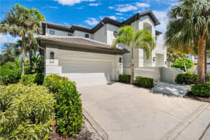 26000 Hammock Isle Court, Bonita Springs, FL 34134 - MLS#225074396