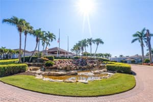20 Water Oaks Way, Naples, FL 34105 - MLS#225074421