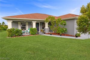 6005 Elaine Avenue, Lehigh Acres, FL 33971 - MLS#225074586