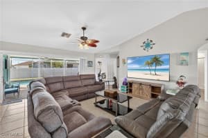 3922 20th Street, Lehigh Acres, FL 33971 - MLS#225074596
