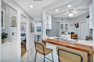 613 Windsor Square, Naples, FL 34104 - MLS#225074611