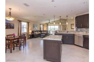 6610 Huntington Lakes Cir 201, Naples