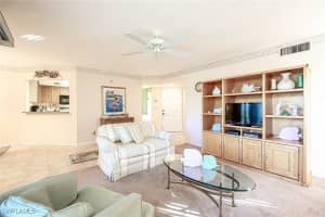 586 Beachwalk Circle, Naples, FL 34108 - MLS#225074639