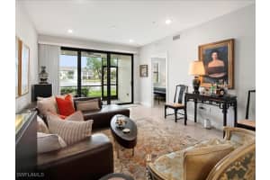 15102 Palmer Lake Cir 105, Naples