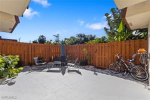 1454 Park Shore Circle, Fort Myers, FL 33901 - MLS#225074695