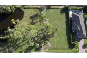 2700 Linda Drive, Naples, FL 34112 - MLS#225074709