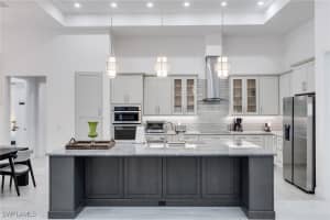 6423 Livingston Woods Lane, Naples, FL 34109 - MLS#225074747