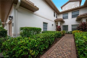 8161 Saratoga Dr 1401, Naples