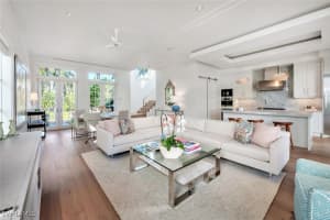 982 9th Avenue, Naples, FL 34102 - MLS#225074849