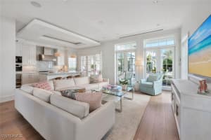 982 9th Avenue, Naples, FL 34102 - MLS#225074849