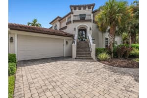 28560 Calabria Court, Naples, FL 34110 - MLS#225074875