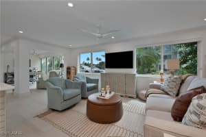 1950 Gulf Shore Boulevard, Naples, FL 34102 - MLS#225074889