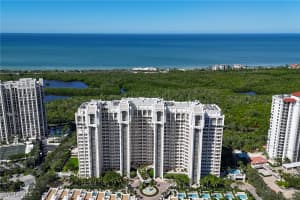 7117 Pelican Bay Blvd 402, Naples