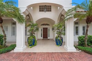 709 Jamestown Lane, Naples, FL 34108 - MLS#225074895