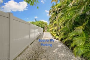 121 Bahama Avenue, Marco Island, FL 34145 - MLS#225074909
