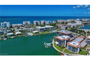 222 Harbour Dr 301, Naples