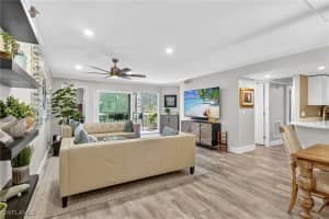 636 Wiggins Bay Drive, Naples, FL 34110 - MLS#225074991