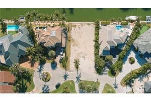 1670 Dolphin Court, Naples, FL 34102 - MLS#225075009
