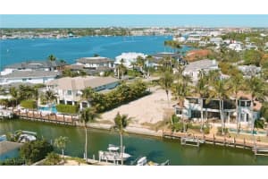 1670 Dolphin Court, Naples, FL 34102 - MLS#225075009