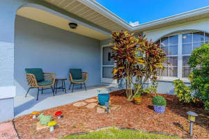124 Versailles Circle, Naples, FL 34112 - MLS#225075010