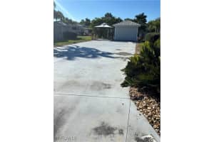 10002 Parkwood Drive, Fort Myers, FL 33905 - MLS#225075048