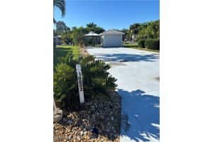 10002 Parkwood Drive, Fort Myers, FL 33905 - MLS#225075048