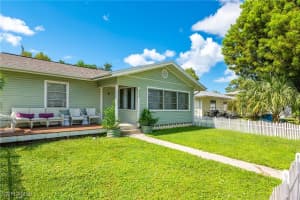 2432 Washington Avenue, Naples, FL 34112 - MLS#225075069