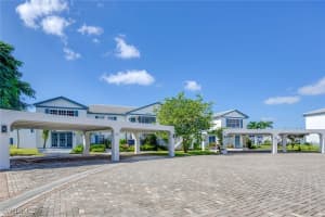 886 Sw Tanbark Dr 103, Naples