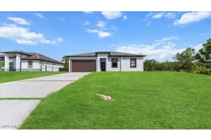 925 Winters Street, Lehigh Acres, FL 33974 - MLS#225075137